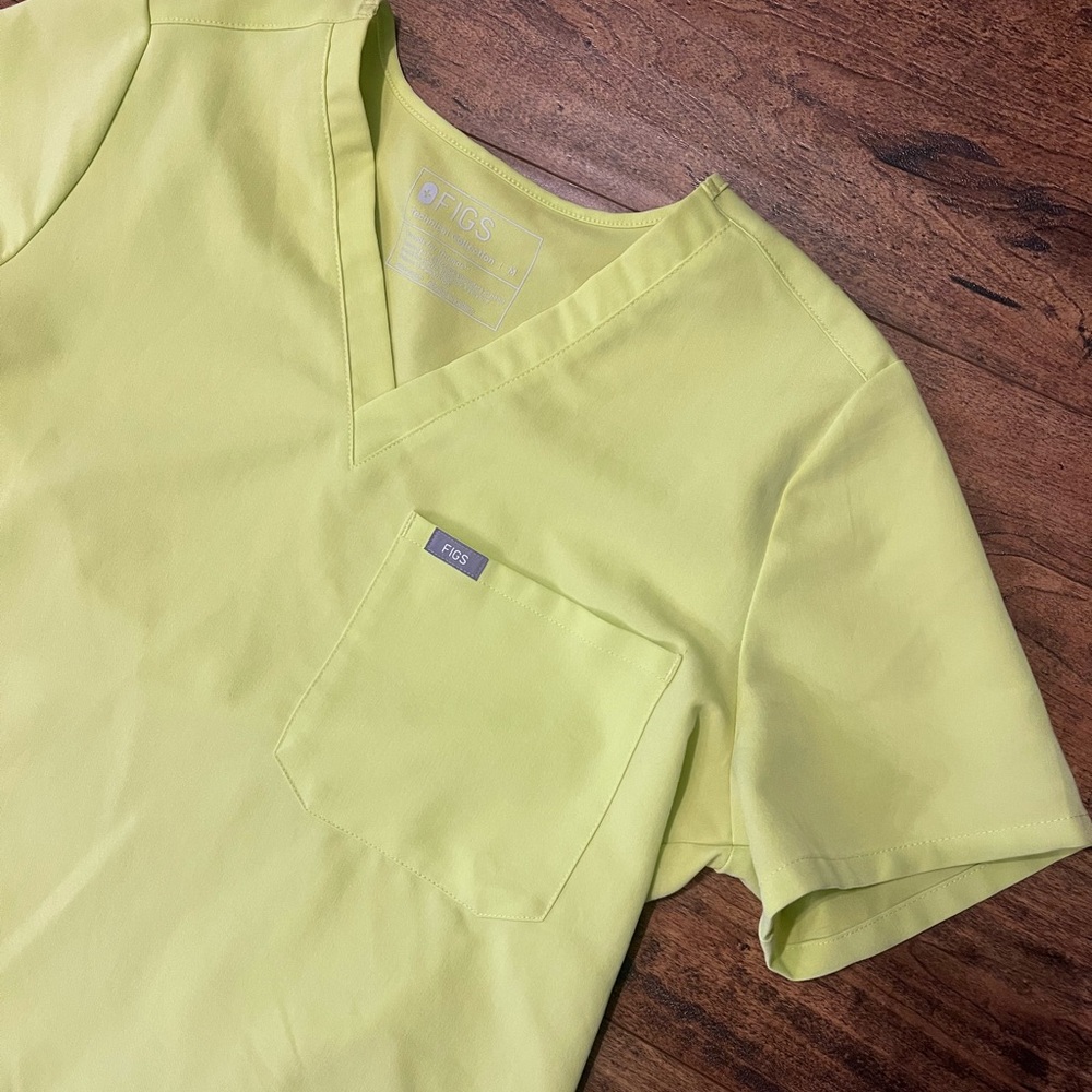 FIGS Citrine Scrubs Set-Med Top/Lg Jogger EUC - Picture 3 of 9